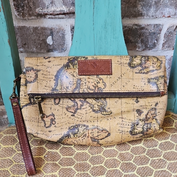 Patricia Nash Handbags - Patricia Nash Valerie European Map Wristlet